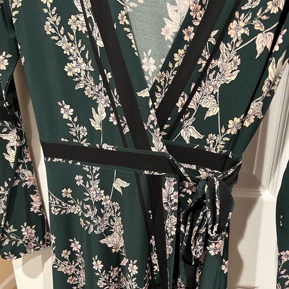 BCBGMAXAZRIA WRAP DRESS - Picture 4 of 6